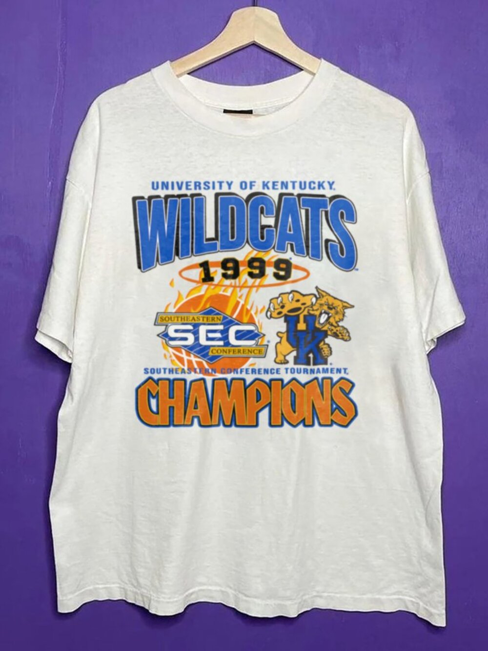Vintage Kentucky Wildcats Basketball T Shirt, Kentucky Wildcats NCAA Shirt Tee